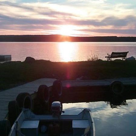 Wee Point Resort Manitowaning Bagian luar foto