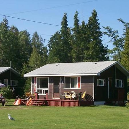 Wee Point Resort Manitowaning Ruang foto