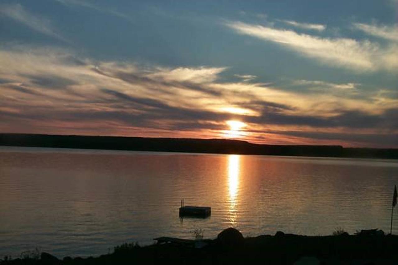 Wee Point Resort Manitowaning Bagian luar foto