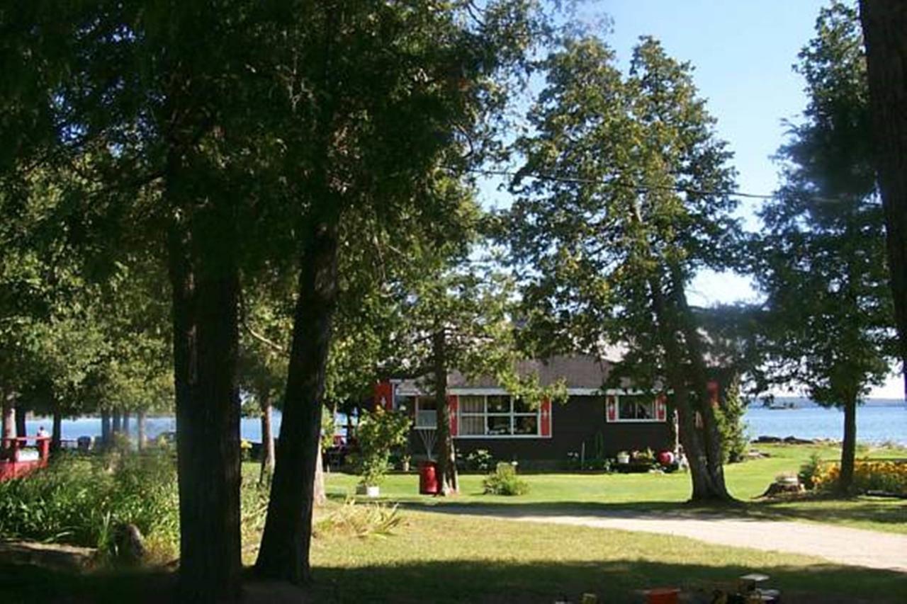 Wee Point Resort Manitowaning Bagian luar foto