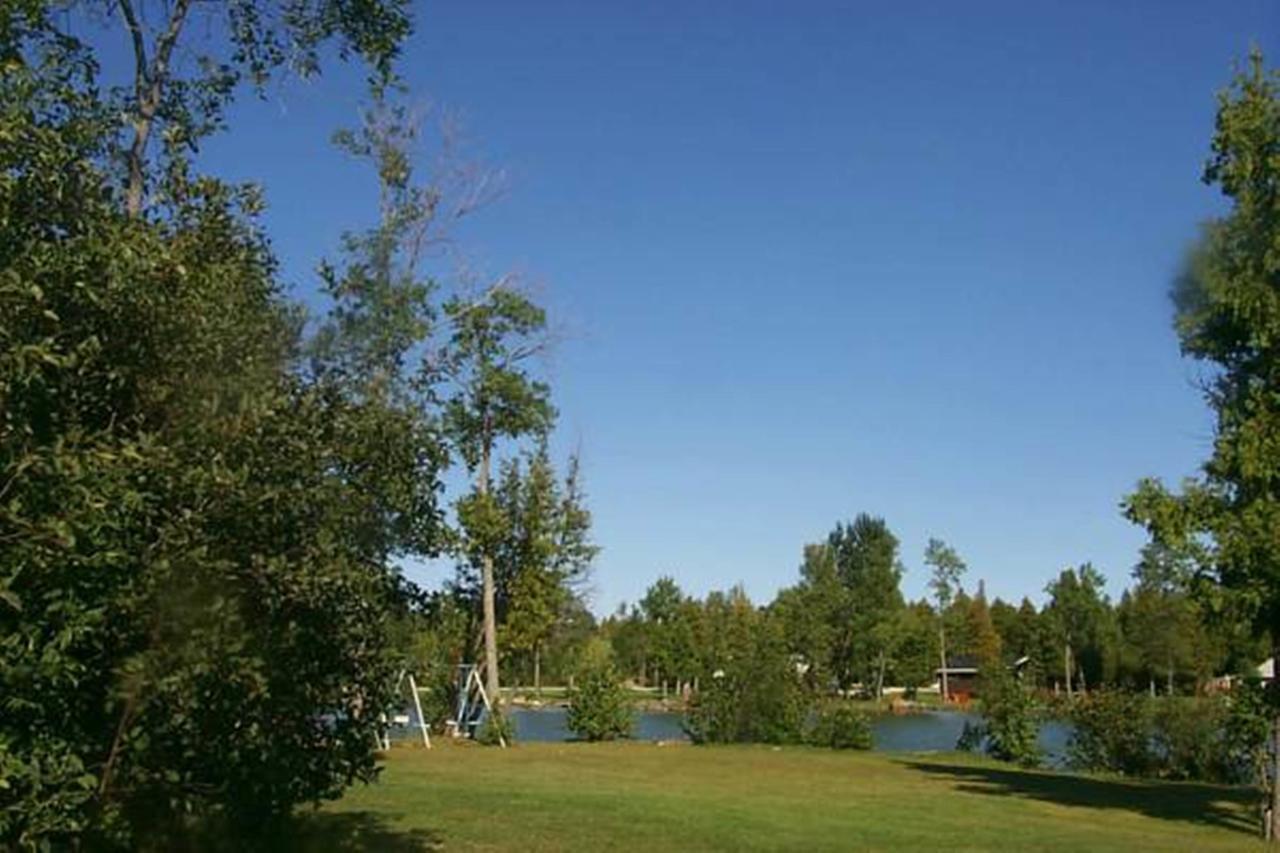 Wee Point Resort Manitowaning Bagian luar foto