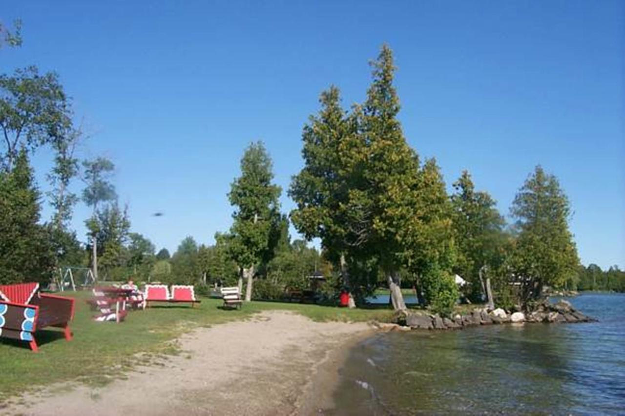 Wee Point Resort Manitowaning Bagian luar foto
