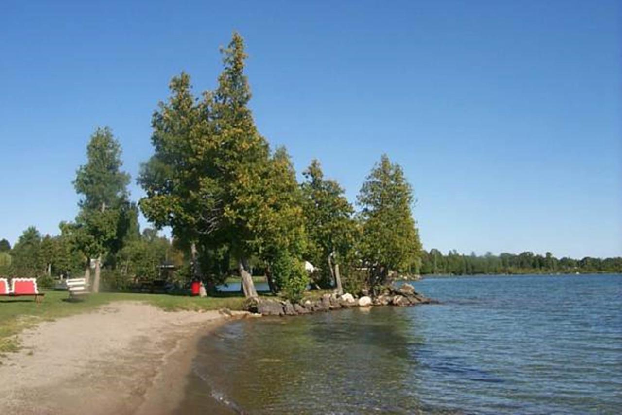 Wee Point Resort Manitowaning Bagian luar foto