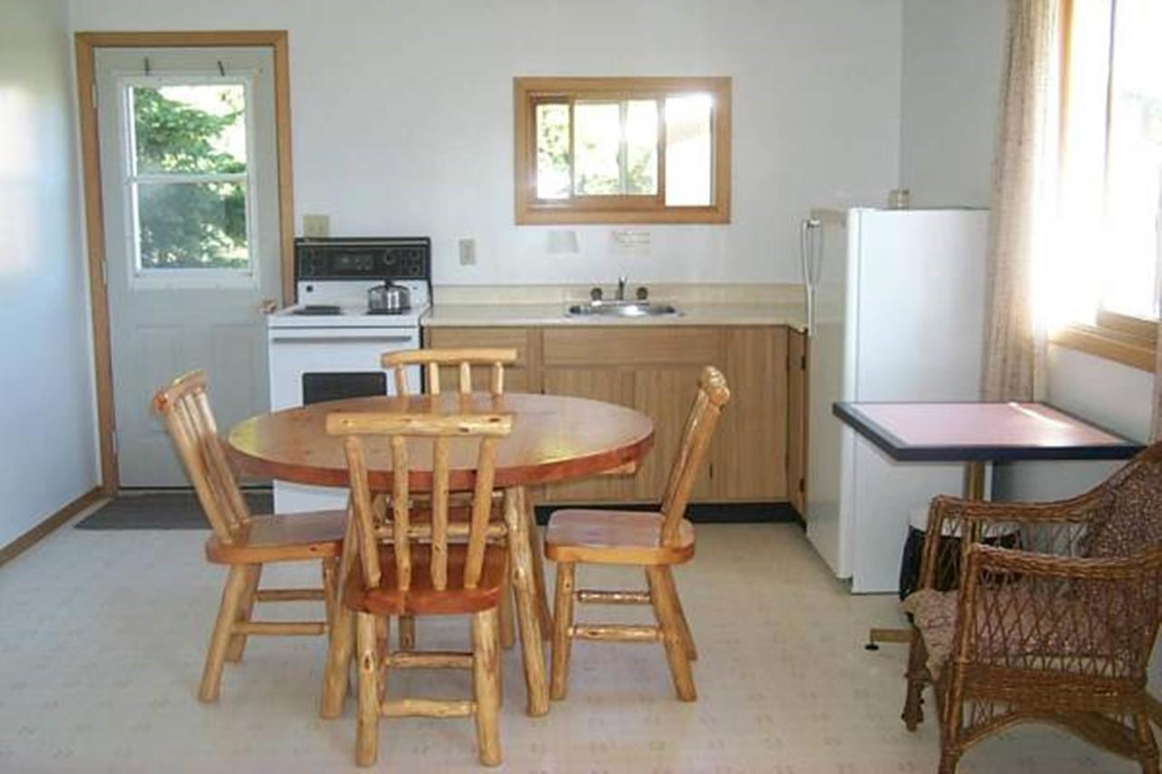 Wee Point Resort Manitowaning Ruang foto